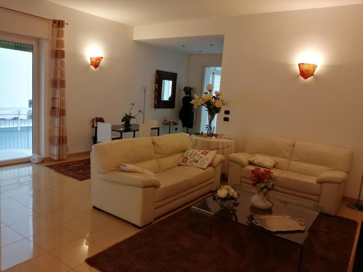 Casa Lauretta - Terrazza - Garage Wifi E Bici Gratuite Villa เลชเช ภายนอก รูปภาพ